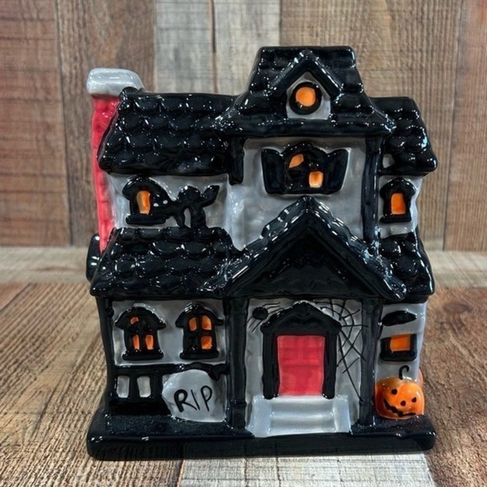 Yankee Candle Spooky House Halloween Ceramic Candle Topper Holder Pedestal